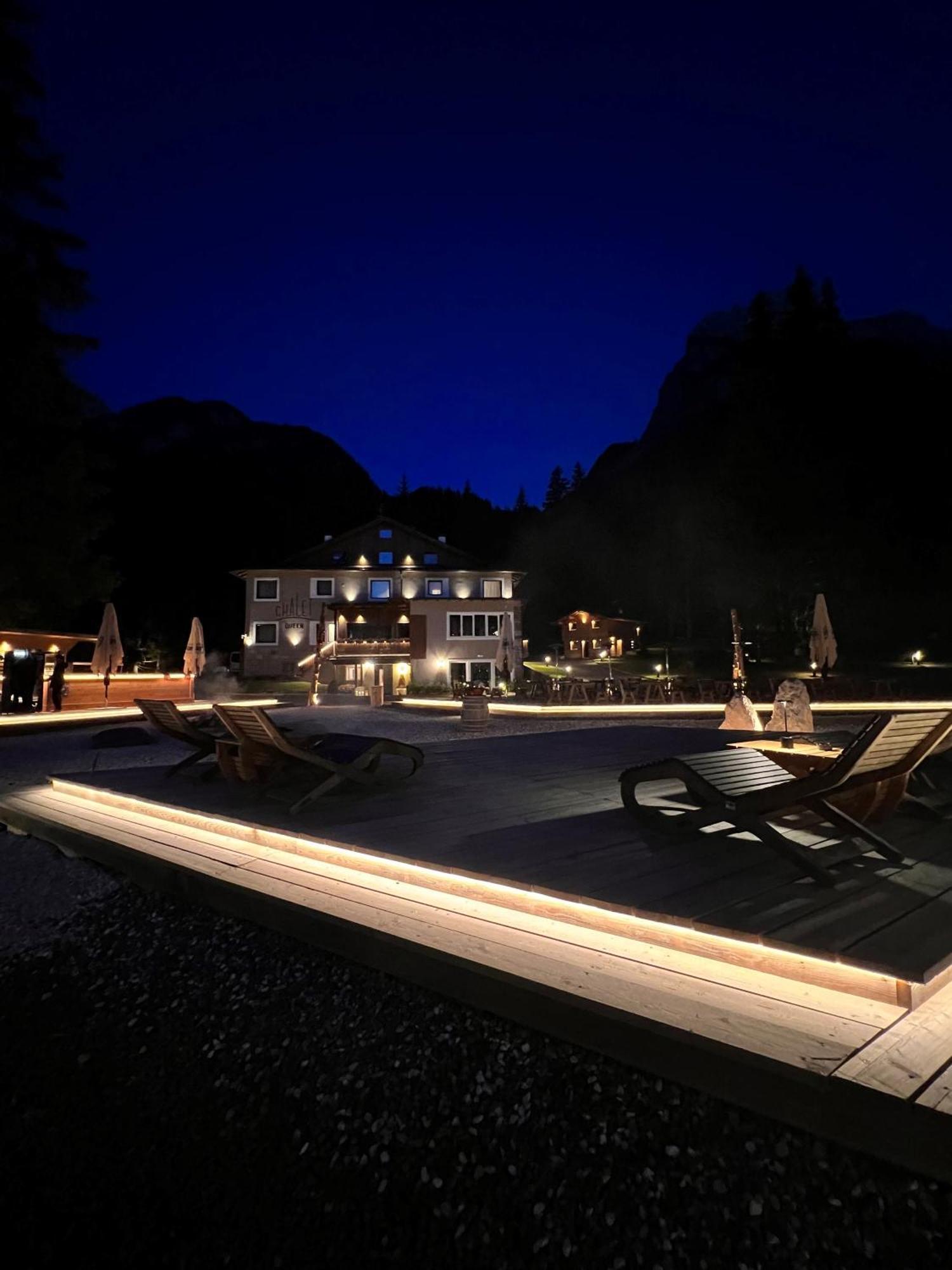 Chalet Queen Hotel
